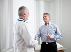 arst ja rahulolev patsient ravisid prostatiidi